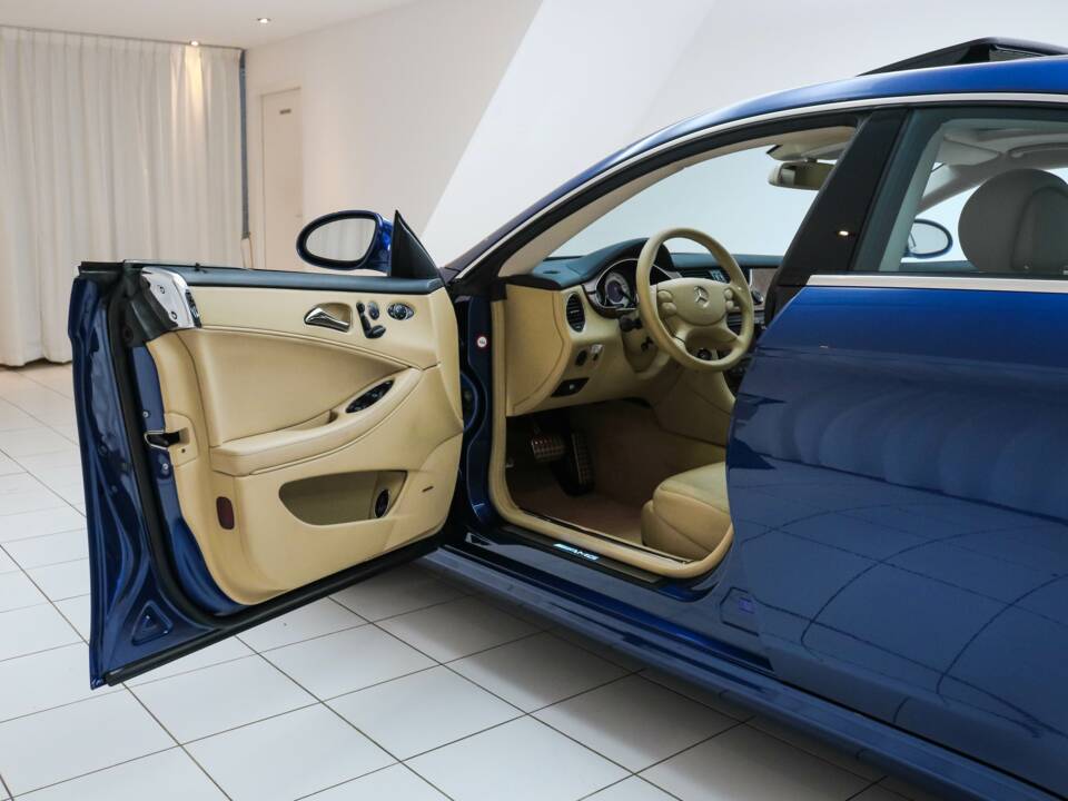 Bild 4/13 von Mercedes-Benz CLS 55 AMG (2005)