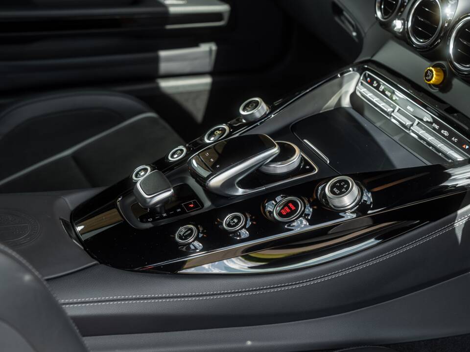 Image 45/67 of Mercedes-AMG GT-R (2018)