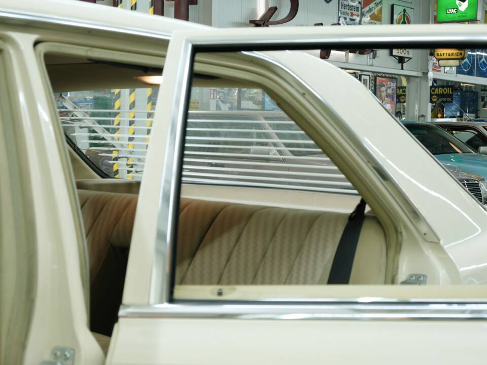 Bild 12/50 von Mercedes-Benz 280 S (1982)
