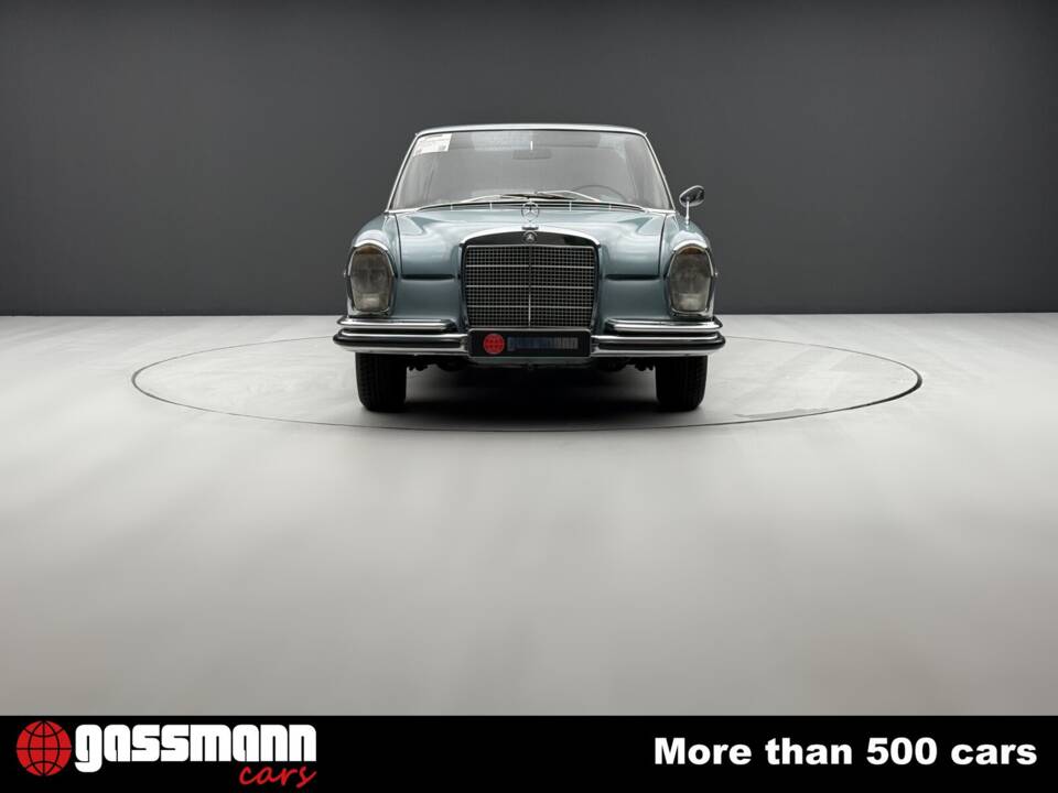 Image 2/15 of Mercedes-Benz 250 S (1966)