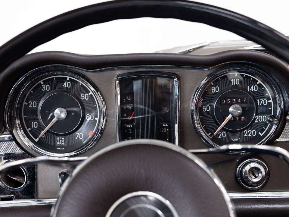 Image 14/35 de Mercedes-Benz 230 SL (1966)