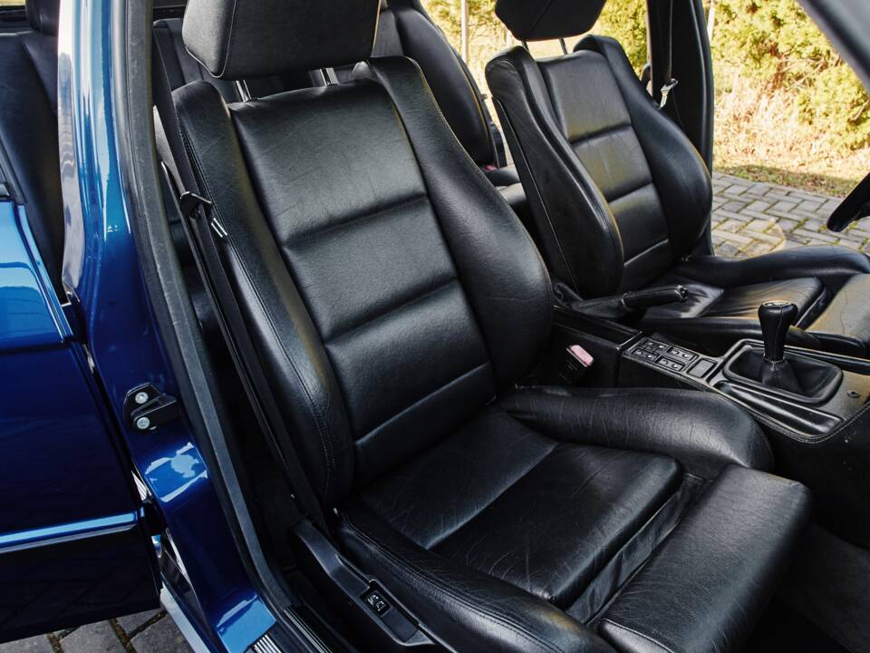 Bild 14/18 von BMW M5 (1992)