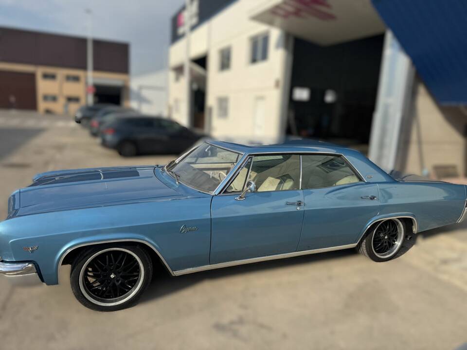 Image 5/8 de Chevrolet Caprice Coupe (1966)