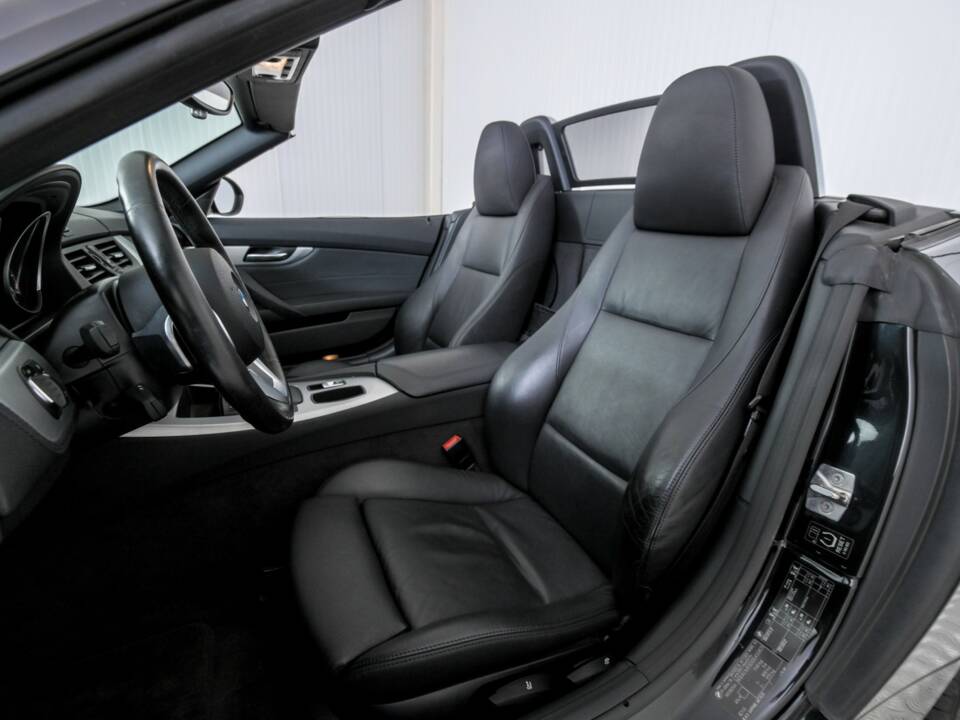 Image 19/50 of BMW Z4 sDrive23i (2010)