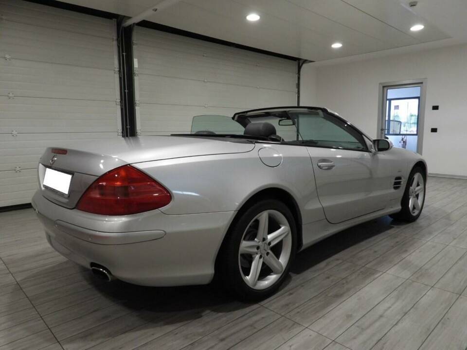 Immagine 4/15 di Mercedes-Benz SL 350 (2004)