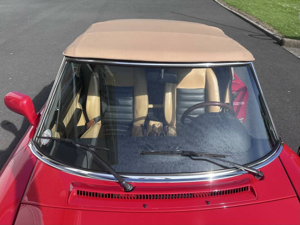 Image 44/50 of Alfa Romeo 2.0 Spider (1991)