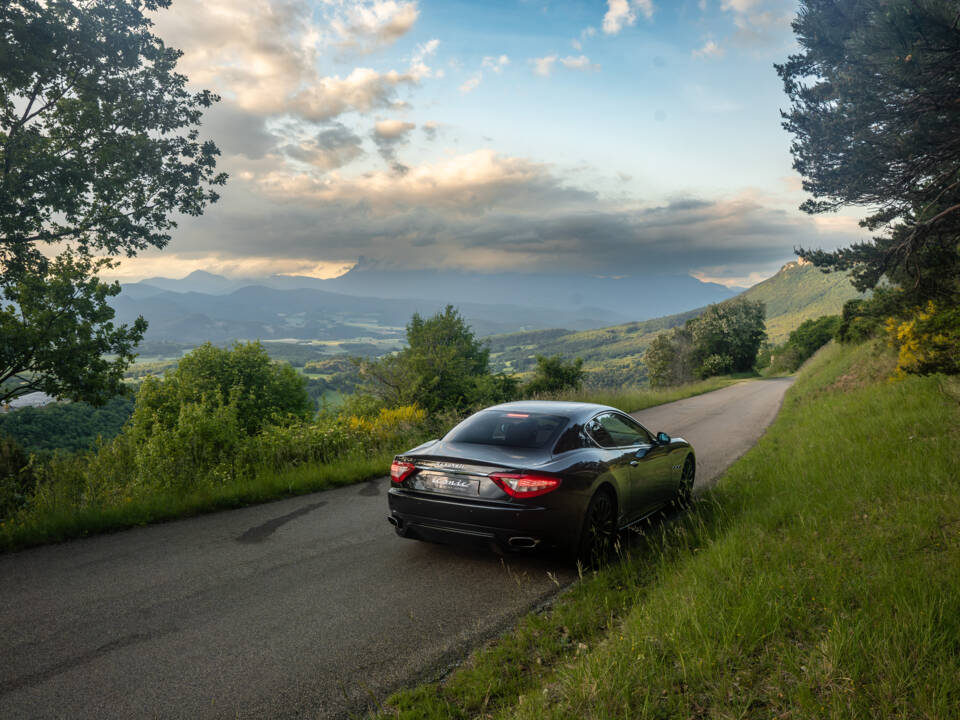 Afbeelding 2/12 van Maserati GranTurismo S (2011)