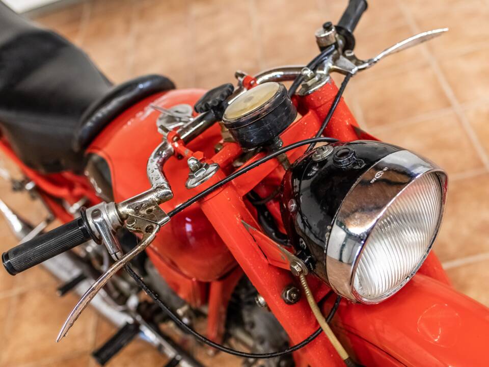 Afbeelding 13/14 van Moto Guzzi Airone Turismo (1979)