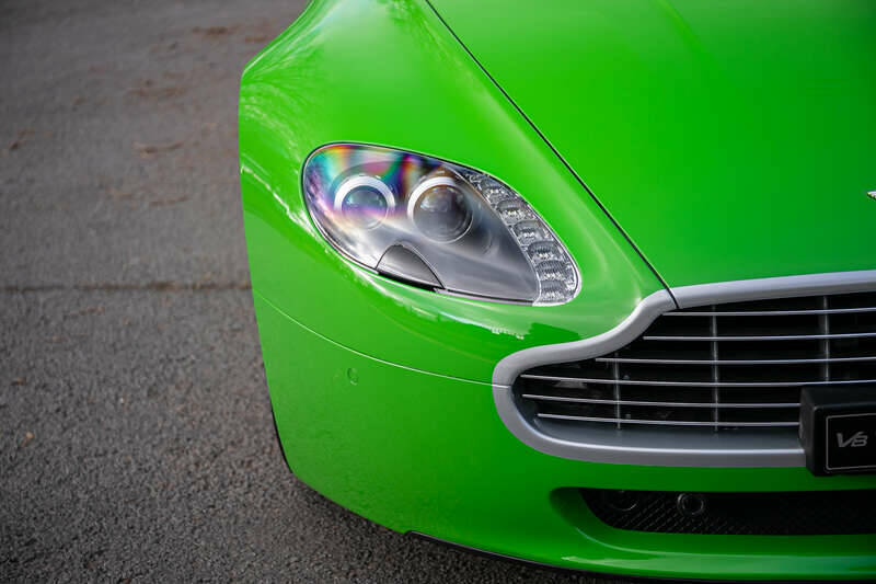 Immagine 37/43 di Aston Martin V8 Vantage (2010)