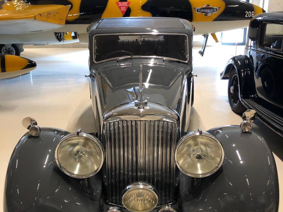 Image 1/12 of Bentley 4 1/4 Litre (1937)