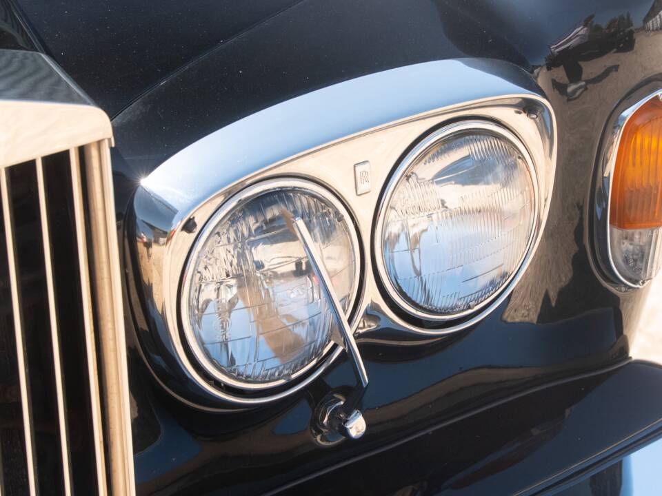 Immagine 20/46 di Rolls-Royce Corniche I (1981)