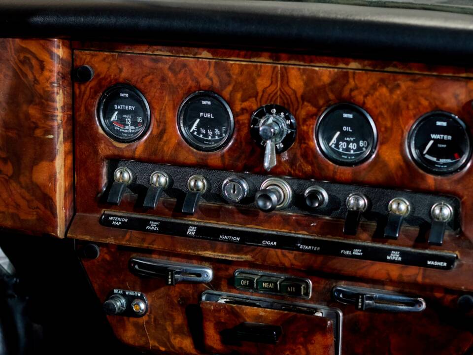 Image 66/70 of Daimler DS 420 (1976)