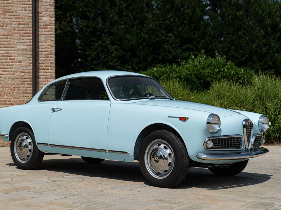 Image 2/50 of Alfa Romeo Giulietta Sprint (1960)