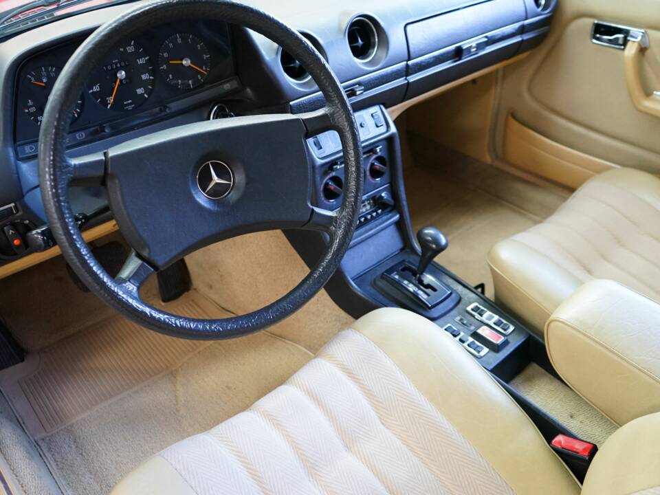 Bild 23/32 von Mercedes-Benz 300 D (1981)
