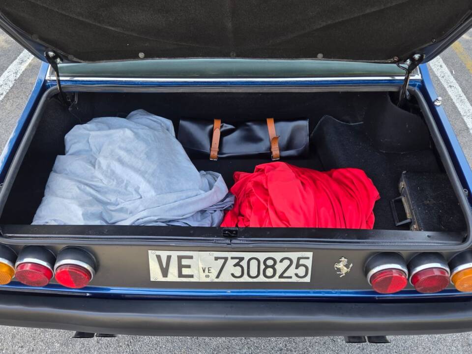 Image 12/77 of Ferrari 365 GT4 2+2 (1975)
