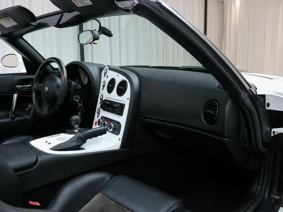 Imagen 8/20 de Dodge Viper SRT10 (2005)