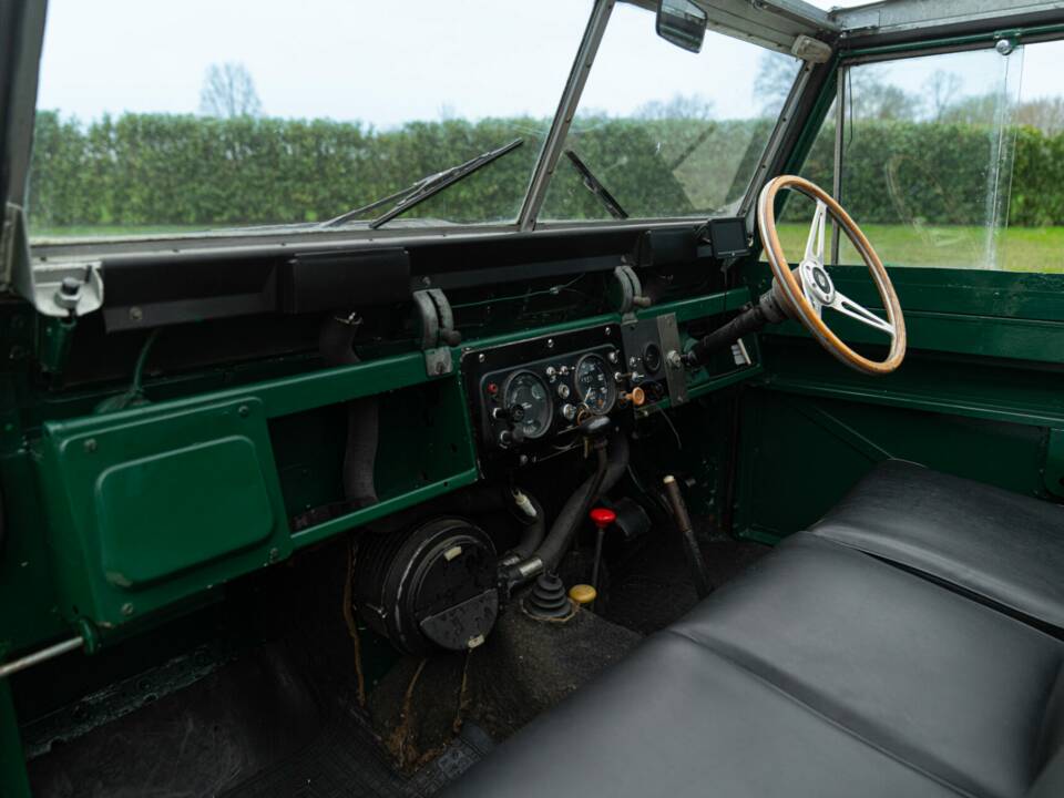 Bild 26/50 von Land Rover 88 (1978)