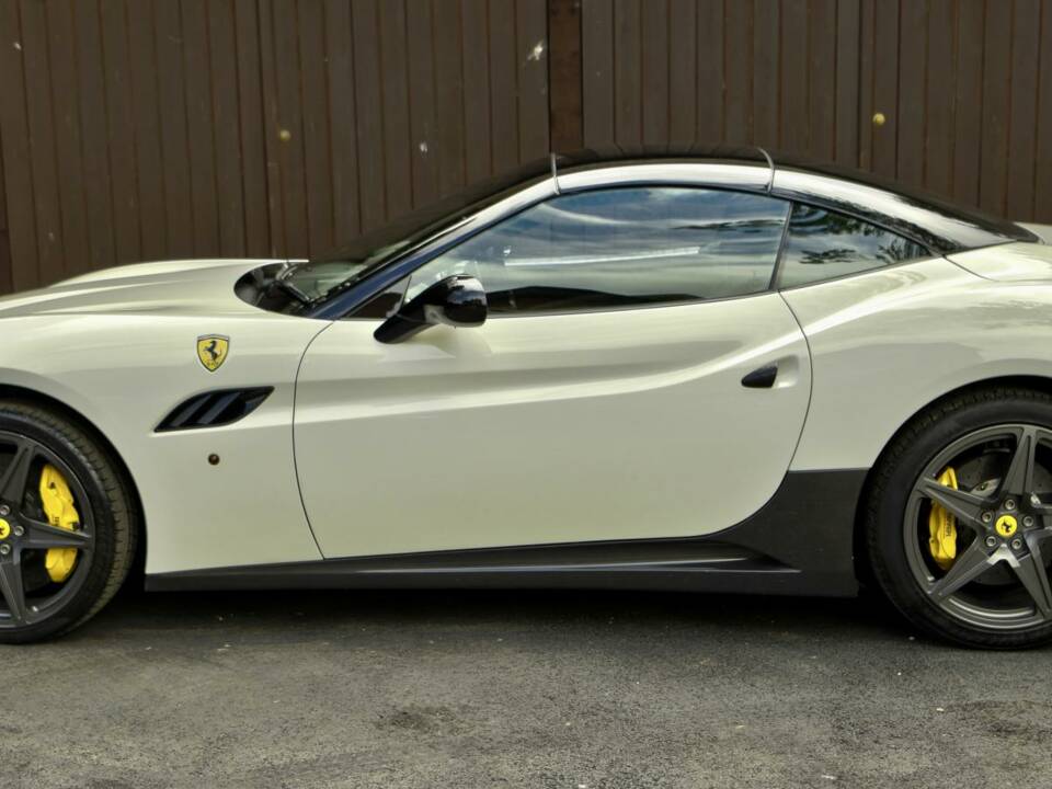 Bild 7/50 von Ferrari California (2010)