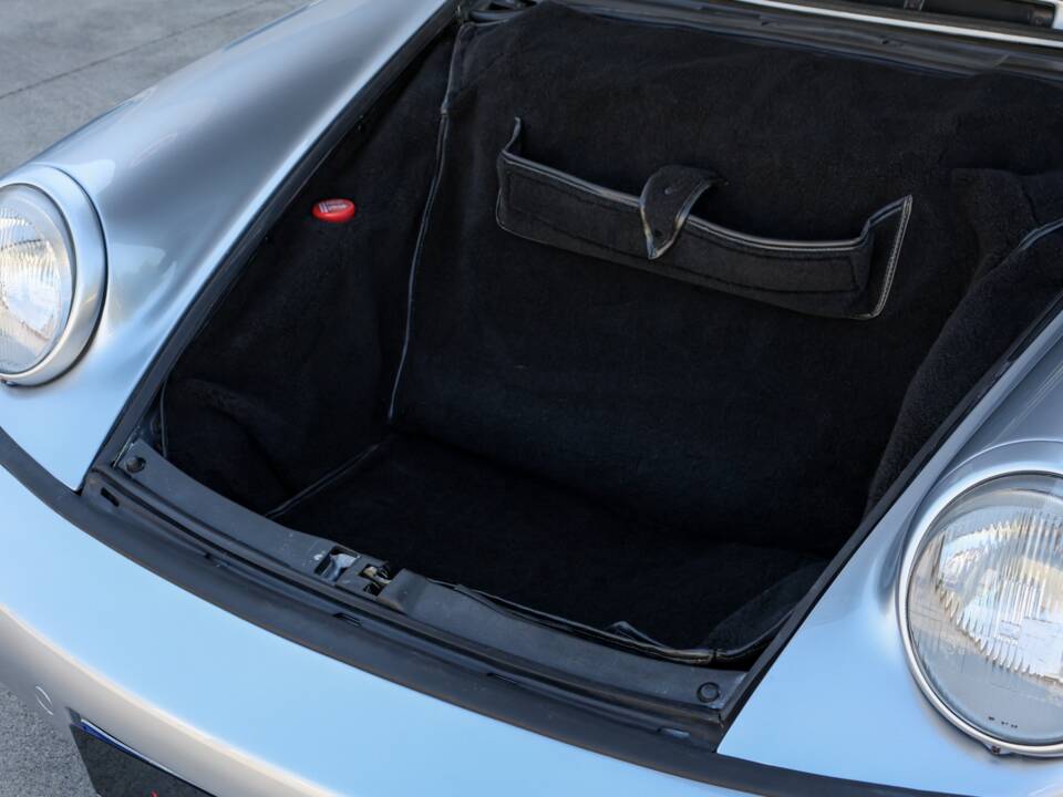 Image 43/46 of Porsche 911 Carrera 2 (1991)