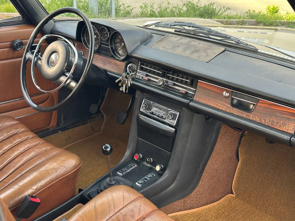 Bild 12/27 von Mercedes-Benz 250 CE (1970)