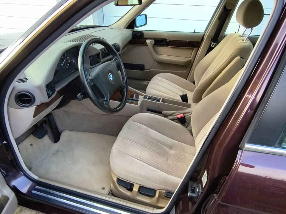 Bild 10/32 von BMW 520i (1994)