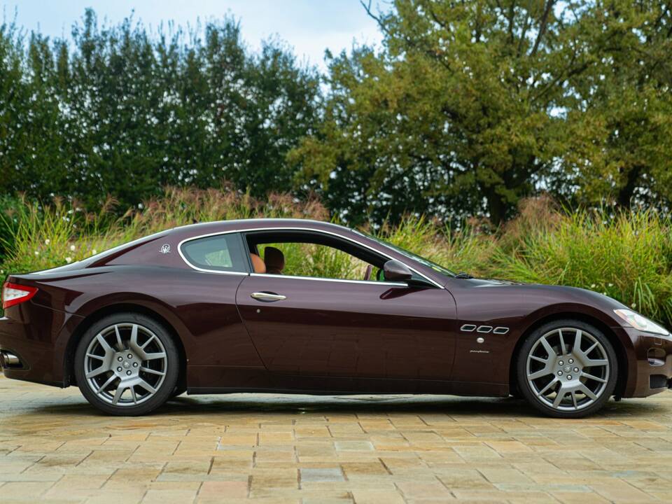 Image 5/50 of Maserati GranTurismo 4.2 (2009)