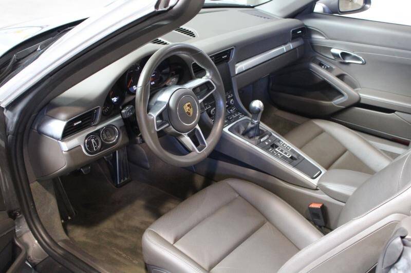 Image 10/13 of Porsche 911 Carrera (2016)