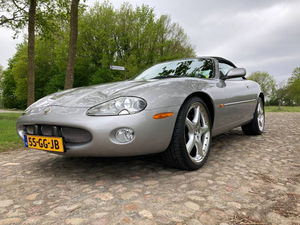 Bild 4/29 von Jaguar XKR (2000)