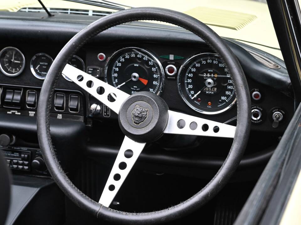 Bild 36/50 von Jaguar E-Type V12 (1973)