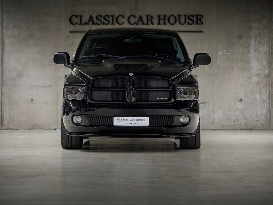 Immagine 2/100 di Dodge Ram SRT 10 (2006)