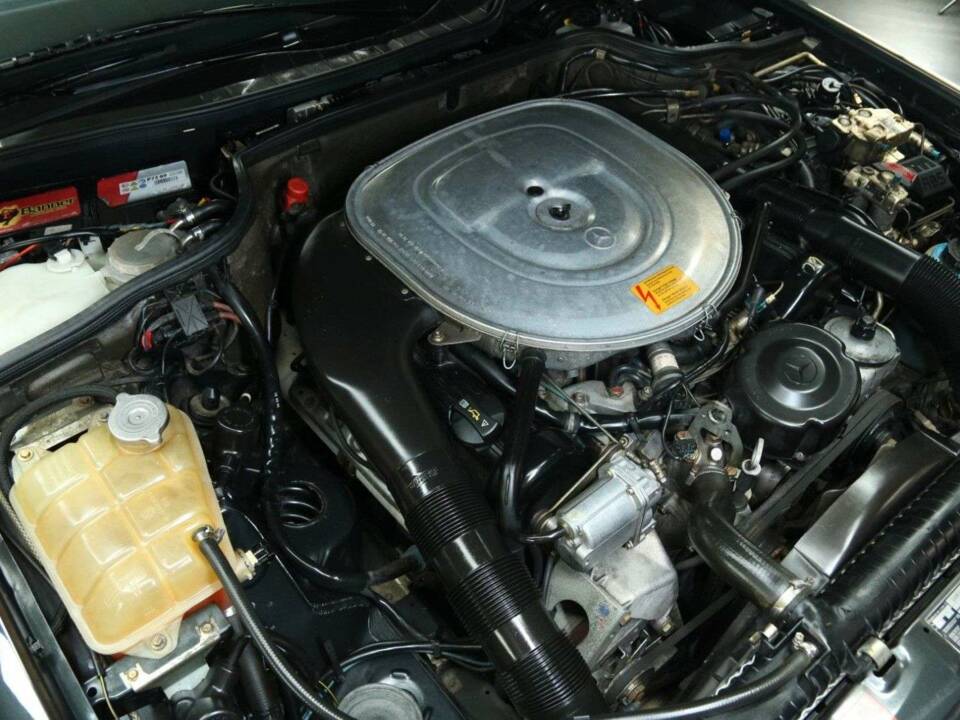 Image 28/30 of Mercedes-Benz 560 SEL (1989)
