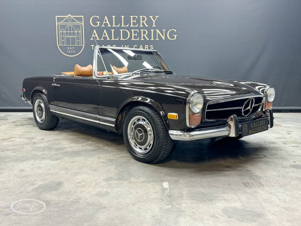 Image 2/38 of Mercedes-Benz 280 SL (1968)