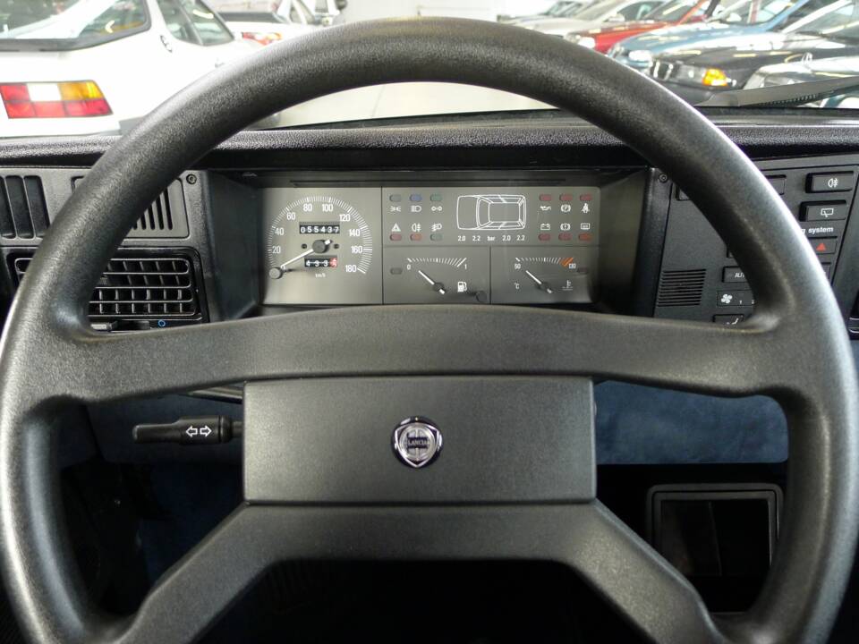 Bild 12/39 von Lancia Y10 LX I.E. (1991)