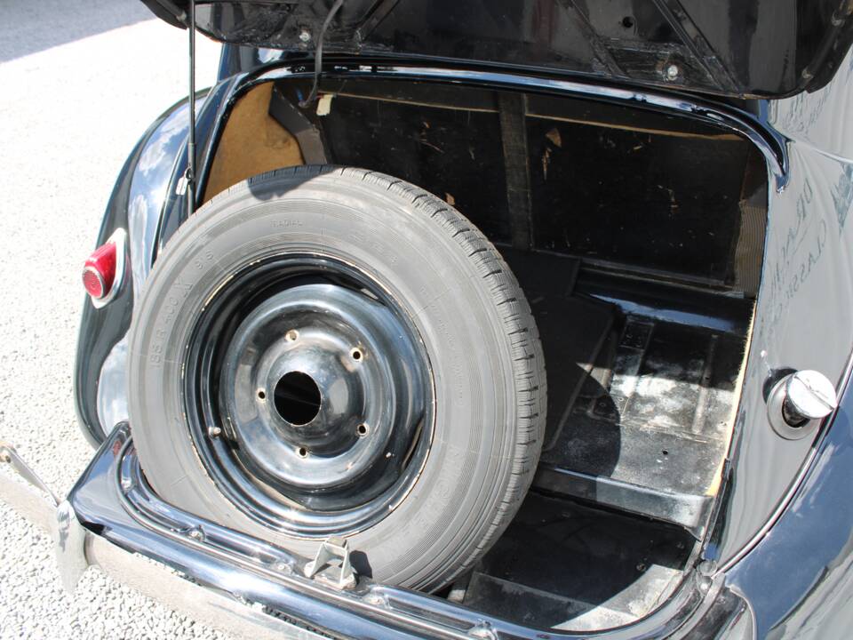 Image 42/50 of Citroën Traction Avant 11 Familiale (1955)