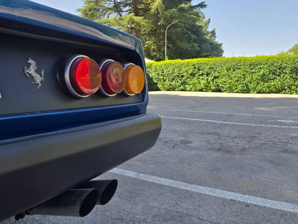 Image 72/77 of Ferrari 365 GT4 2+2 (1975)