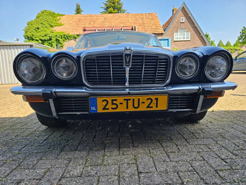 Bild 18/18 von Jaguar XJ 12 L (1978)