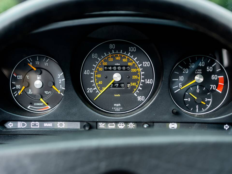 Afbeelding 16/27 van Mercedes-Benz 420 SL (1987)