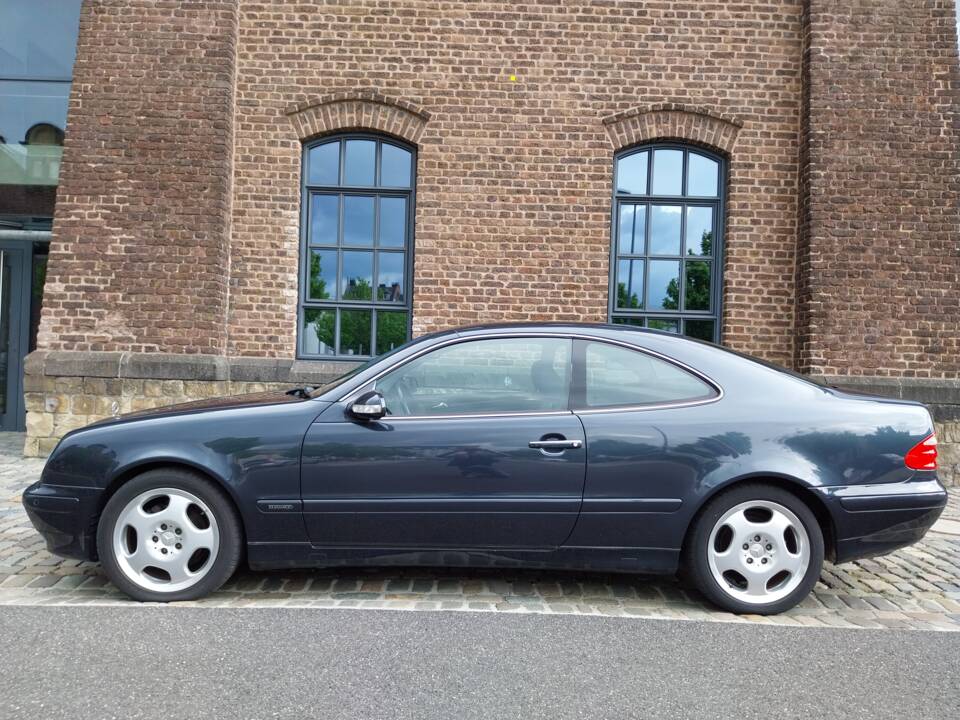 Afbeelding 5/32 van Mercedes-Benz CLK 230 Kompressor (2001)
