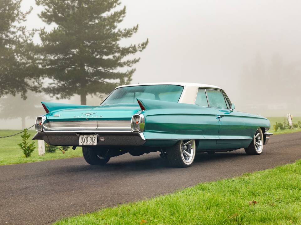 Image 3/48 de Cadillac Coupe DeVille (1962)