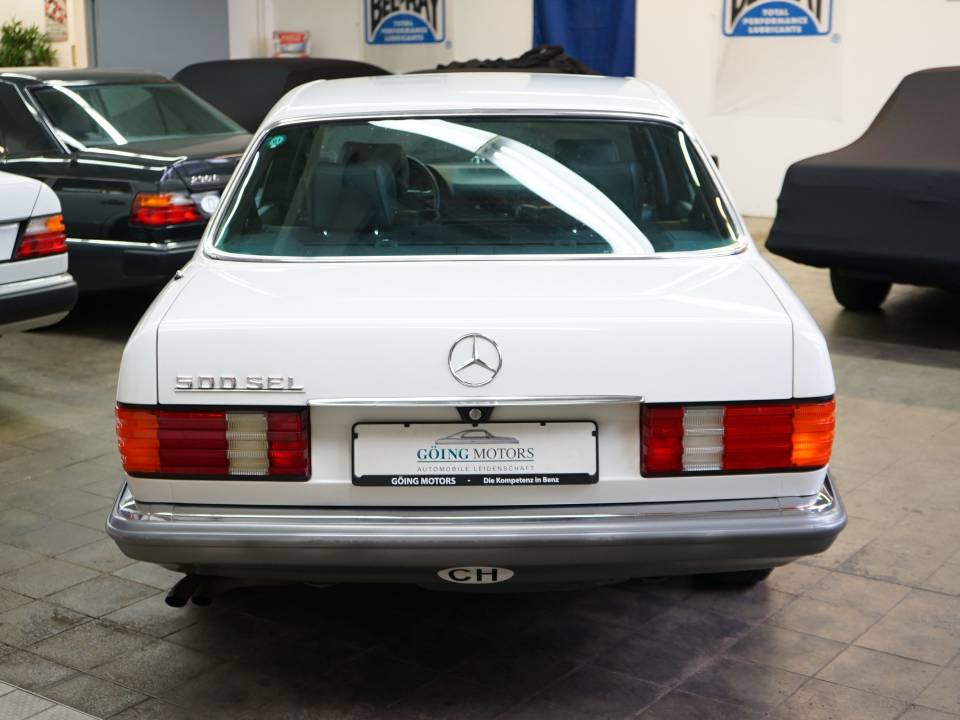 Image 7/33 of Mercedes-Benz 500 SEL (1984)