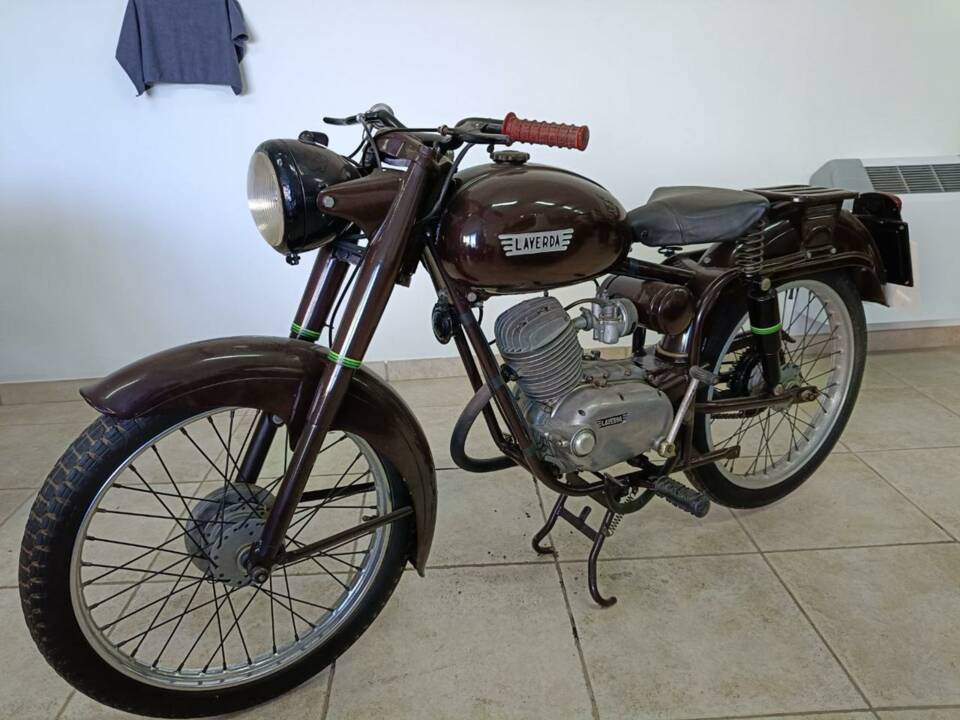 Image 1/32 de Laverda 75 Sport (1954)