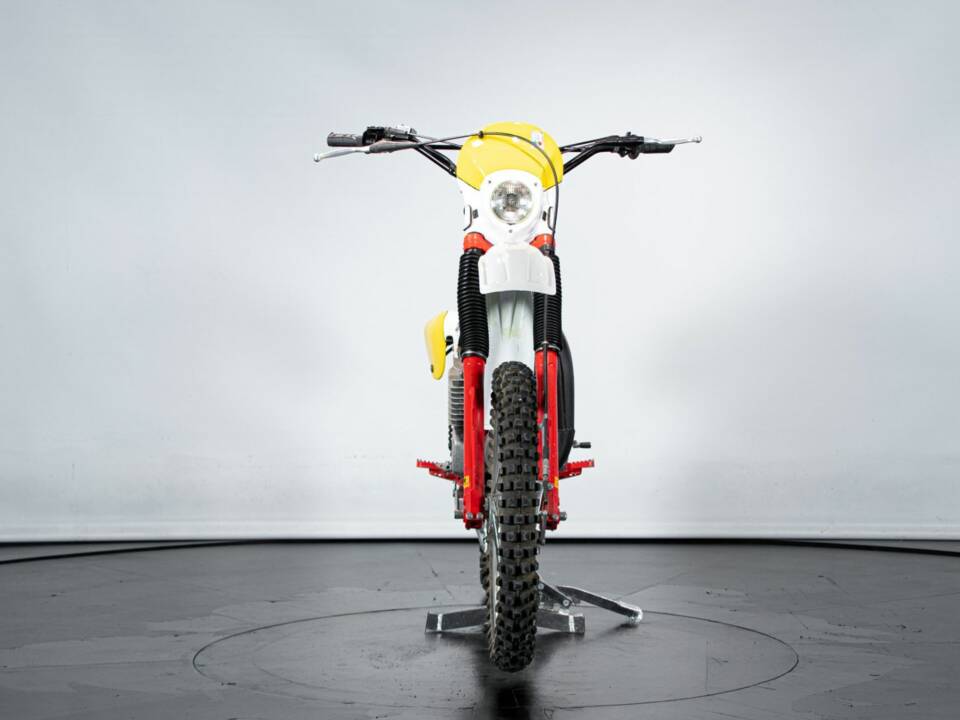 Image 2/12 de KTM DUMMY (1980)