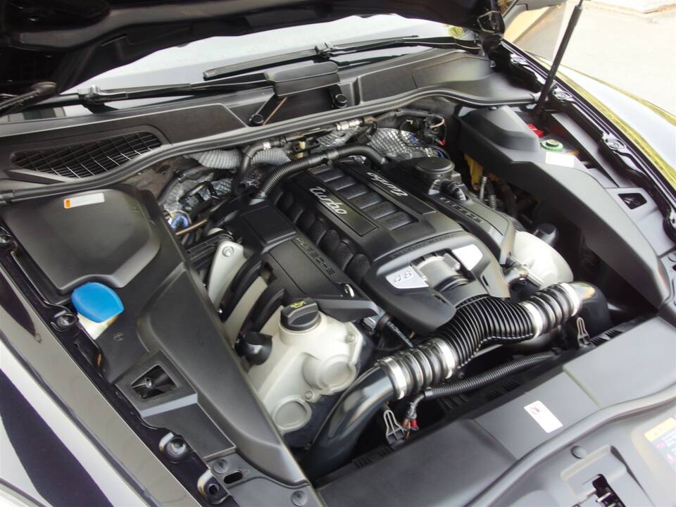 Bild 84/98 von Porsche Cayenne Turbo (2010)