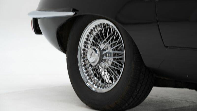Afbeelding 15/15 van Jaguar E-Type (1969)