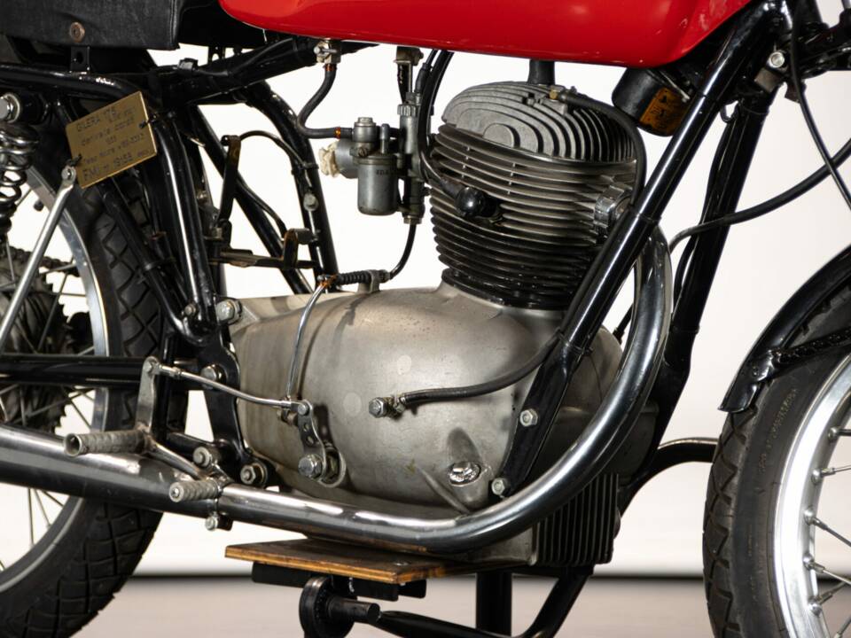 Image 41/50 de Gilera 175 Sport (1956)