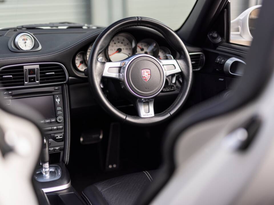 Bild 12/39 von Porsche 911 Turbo (2011)