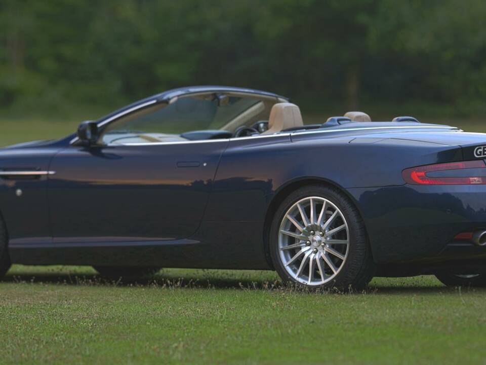 Image 11/50 of Aston Martin DB 9 Volante (2006)