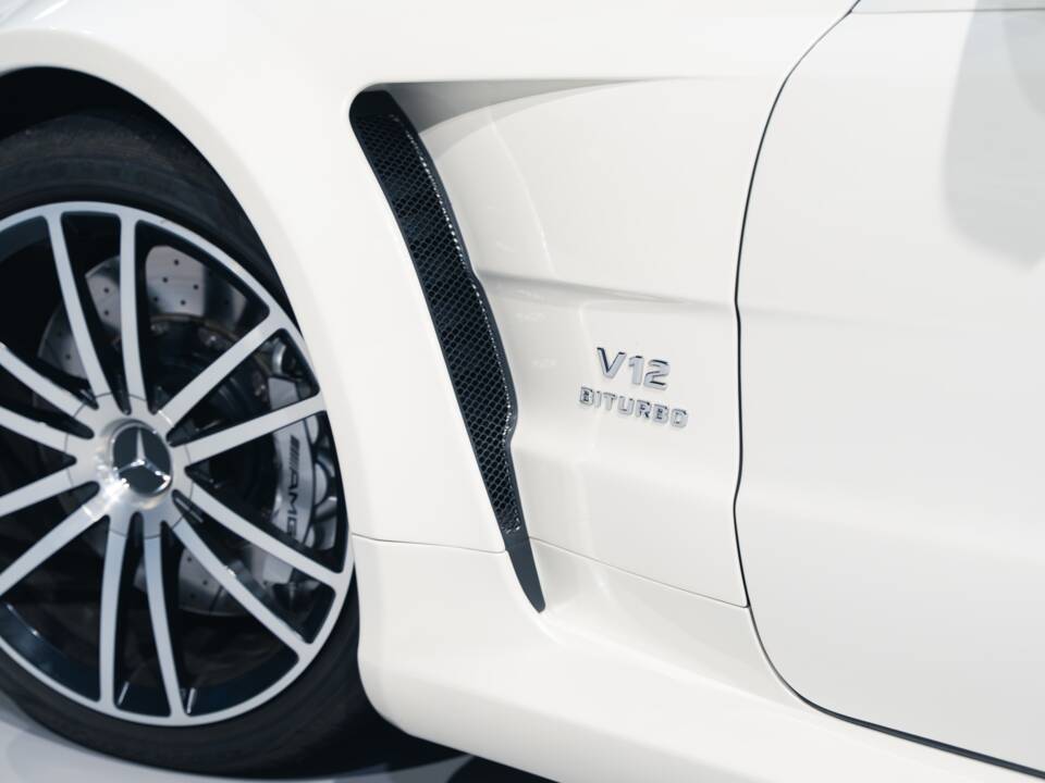 Afbeelding 15/47 van Mercedes-Benz SL 65 AMG Black Series (2010)