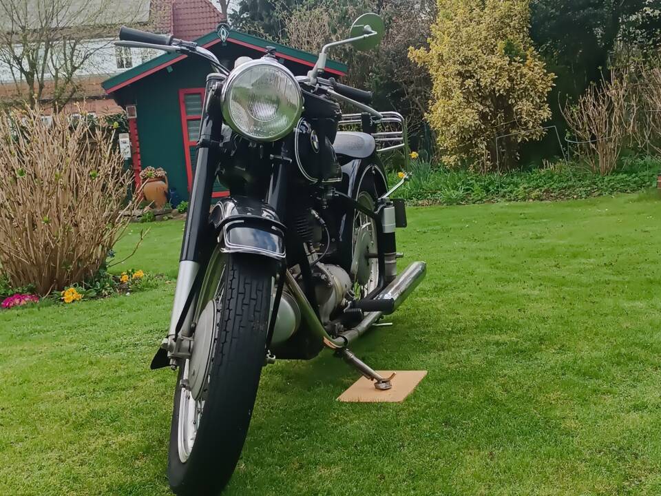 Image 2/16 of BMW R 25/3 (1955)