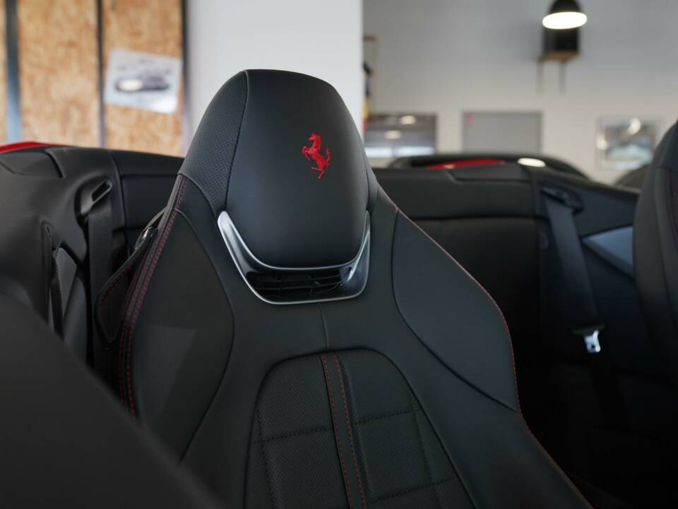 Imagen 43/50 de Ferrari Portofino M (2022)